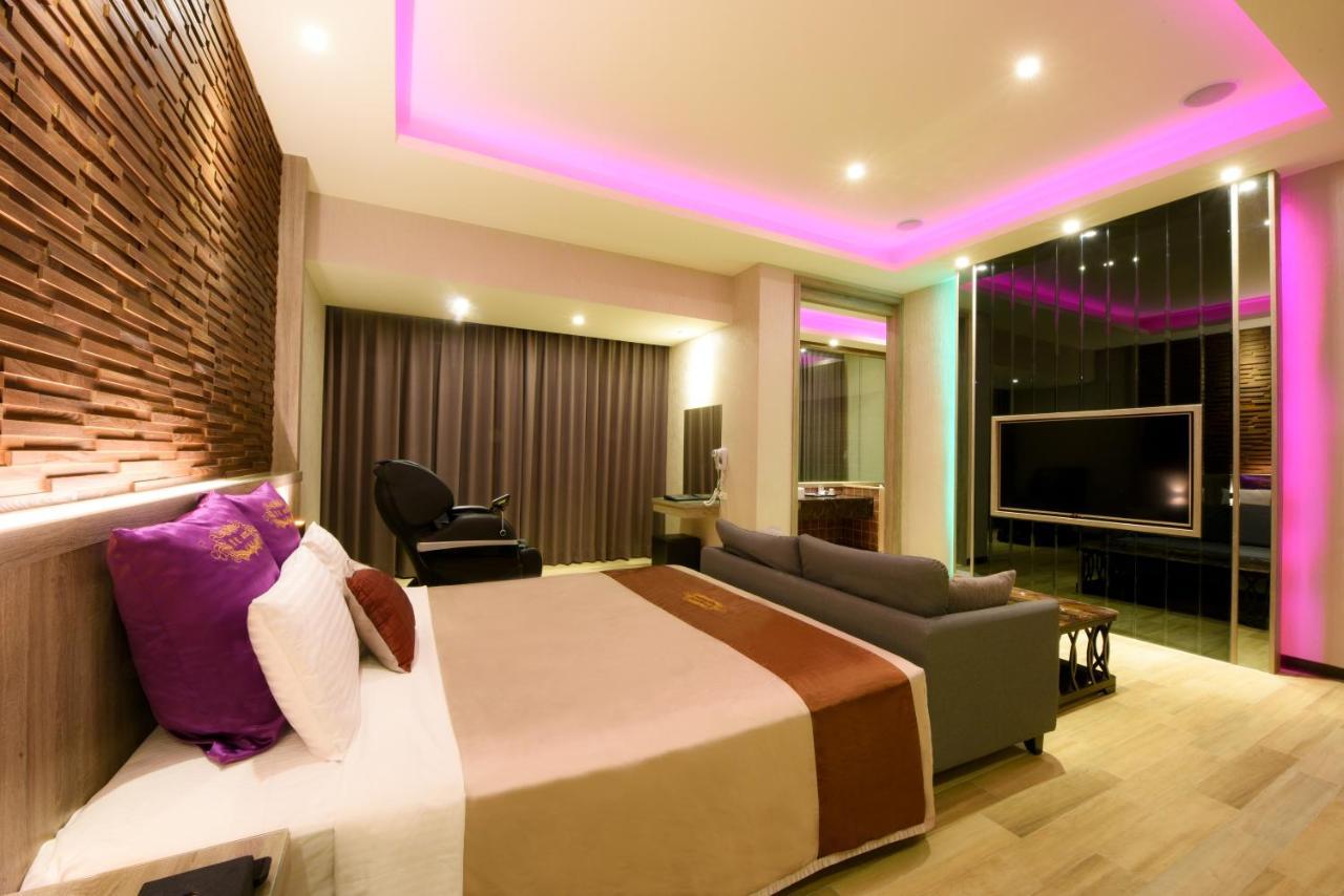 Purple Rainbow Motel Taipei Exterior photo