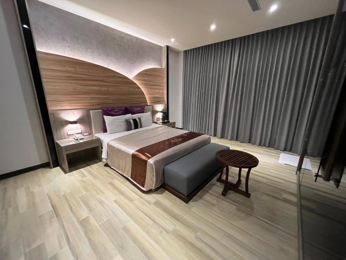 Purple Rainbow Motel Taipei Exterior photo