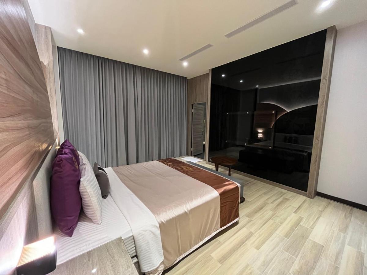 Purple Rainbow Motel Taipei Exterior photo