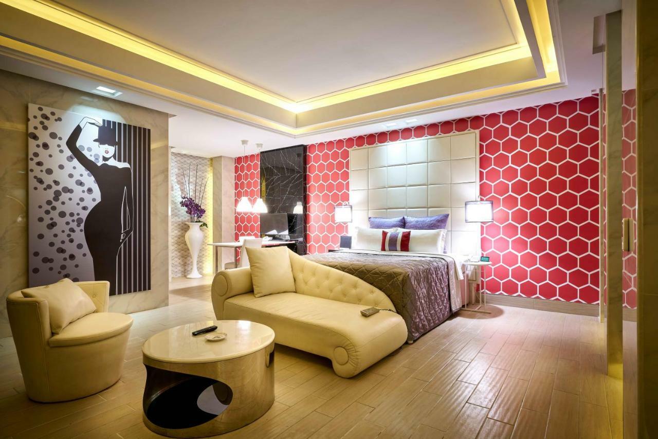Purple Rainbow Motel Taipei Exterior photo