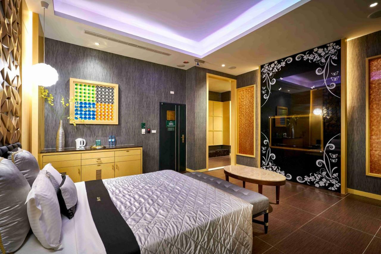 Purple Rainbow Motel Taipei Exterior photo